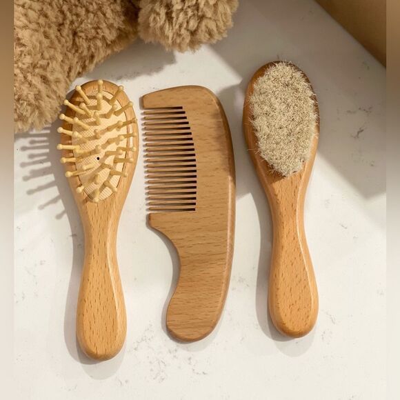 Wooden brushes baby comb set for newborns or toddlers - Picture 1 of 3